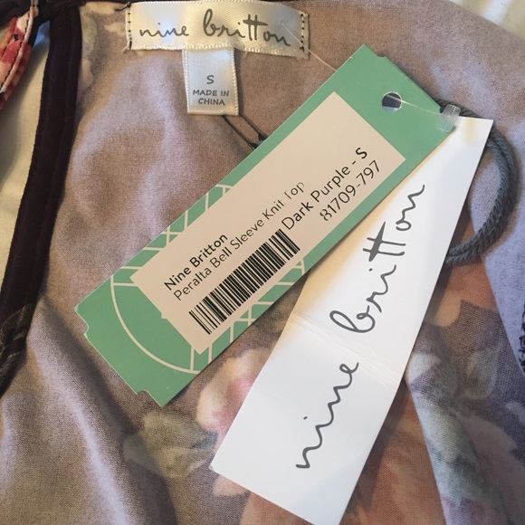 Peralta Bell Sleeve Top - Picture 4 of 4